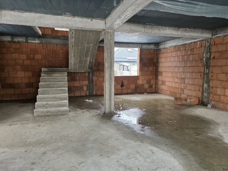 Comuna Pantelimon, pe strada Campului intersectie cu Al. Selimbar.