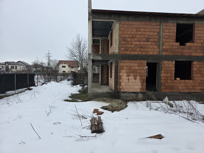 Comuna Pantelimon, pe strada Campului intersectie cu Al. Selimbar.