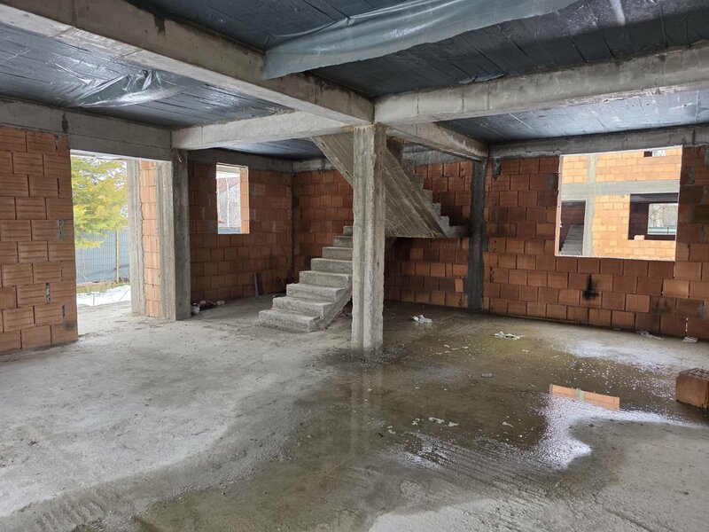 Comuna Pantelimon, pe strada Campului intersectie cu Al. Selimbar.