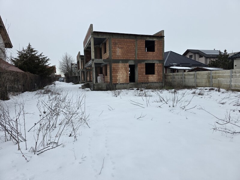 Comuna Pantelimon, pe strada Campului intersectie cu Al. Selimbar.